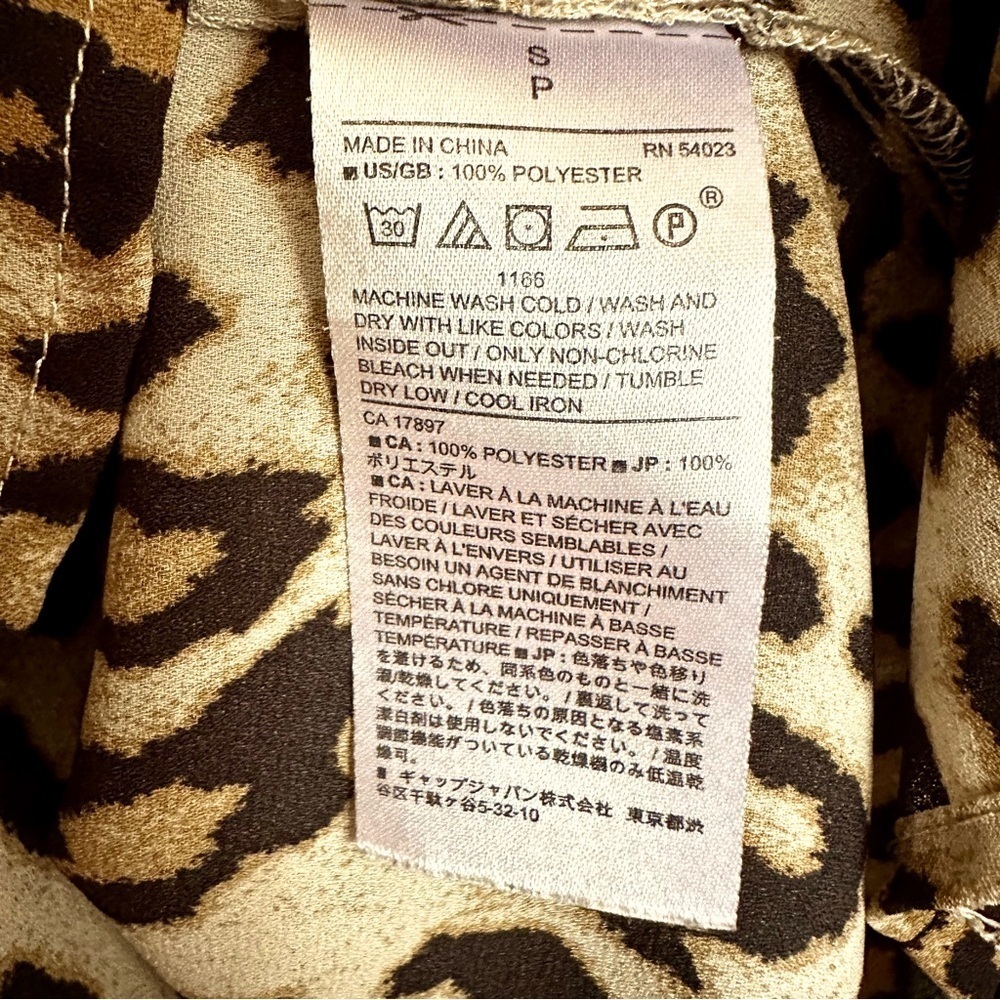 Banana Republic Elegant Blouse in Classic Cheetah Print Size Small - Picture 7 of 11